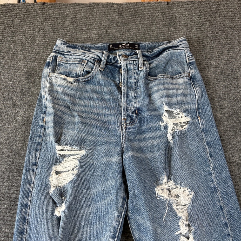 Hollister Ultra High-Rise Crop Vintage Straight Distressed Jeans Light Wash 3R - Picture 2 of 7